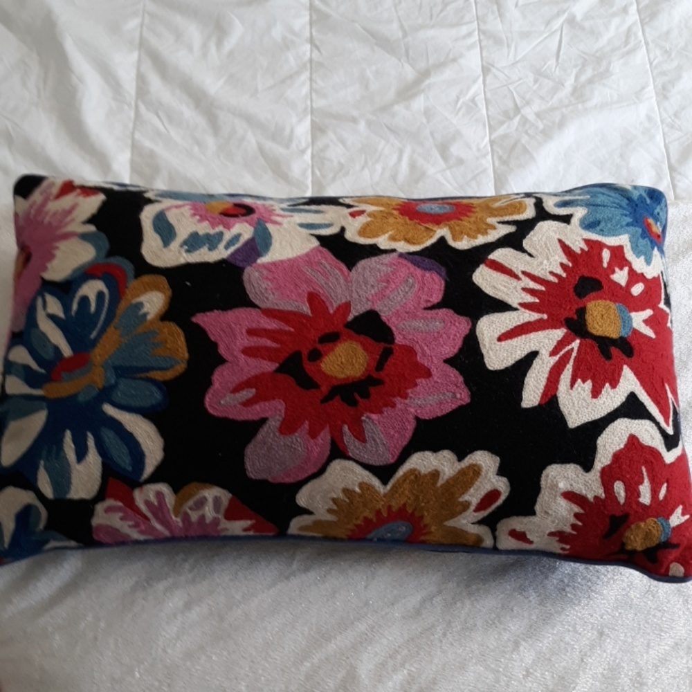 Throw pillow
